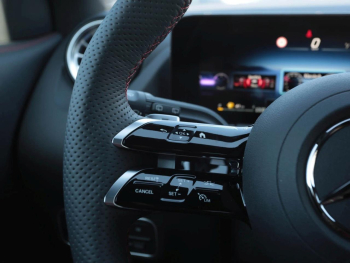 Mercedes-Benz GLA 200 AMG MBUXNavi-Prem. Kamera Easy-Pack AHK