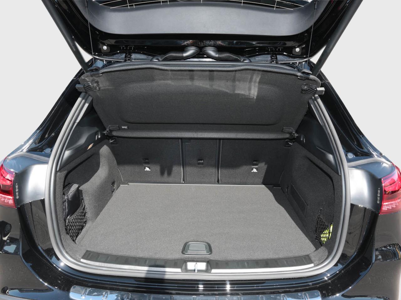 Mercedes-Benz GLA 200 AMG MBUXNavi-Prem. Kamera Easy-Pack AHK