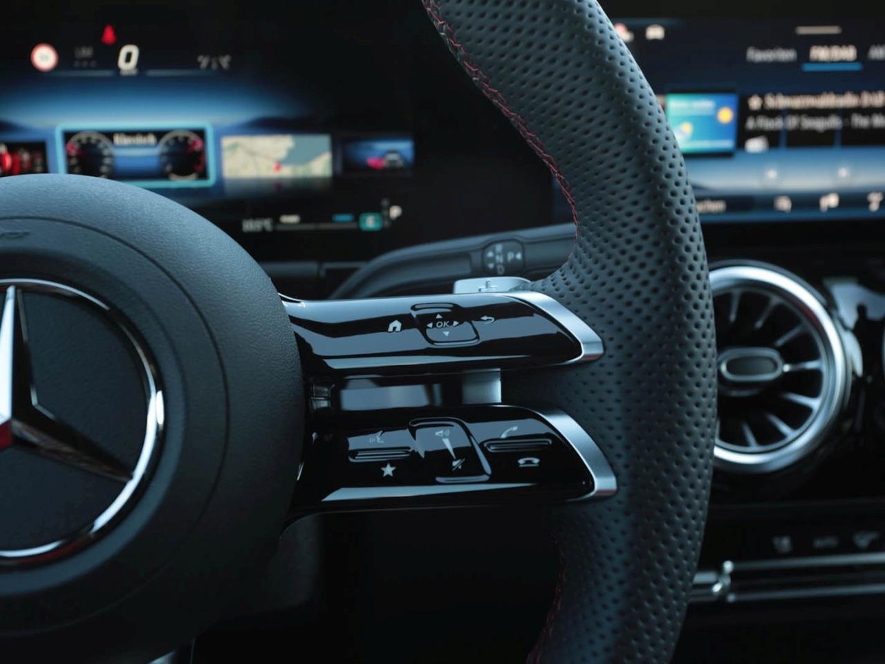 Mercedes-Benz GLA 200 AMG Night Distronic Totwinkel 360° AHK