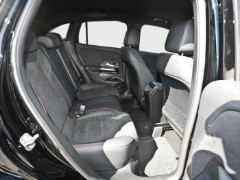 Mercedes-Benz GLA 200 AMG Night Distronic Totwinkel 360° AHK