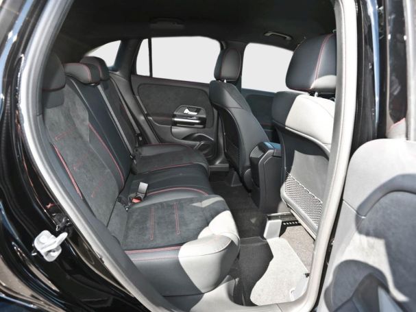 Mercedes-Benz GLA 200 AMG Night Distronic Totwinkel 360° AHK