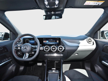 Mercedes-Benz GLA 200 AMG Night Distronic Totwinkel 360° AHK