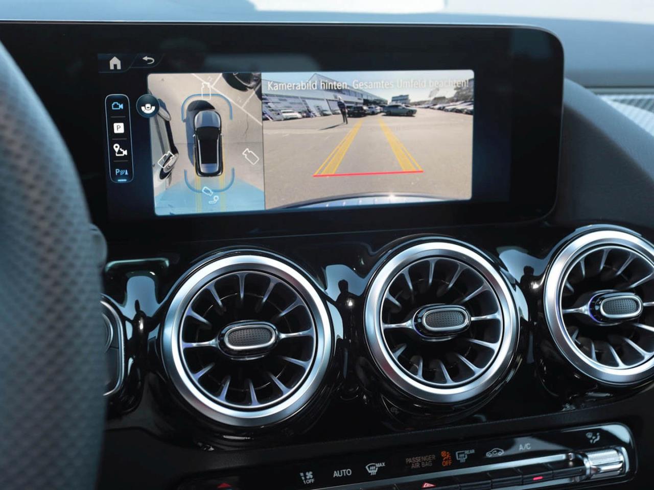 Mercedes-Benz GLA 200 AMG Night Distronic Totwinkel 360° AHK