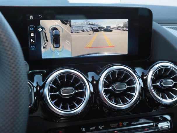 Mercedes-Benz GLA 200 AMG Night Distronic Totwinkel 360° AHK