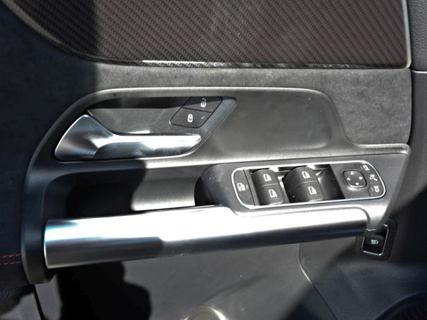 Mercedes-Benz GLA 200 AMG Night Distronic Totwinkel 360° AHK