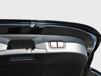 Mercedes-Benz GLA 200 AMG Night Distronic Totwinkel 360° AHK