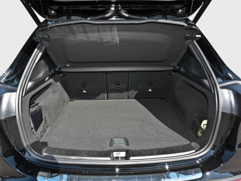 Mercedes-Benz GLA 200 AMG Night Distronic Totwinkel 360° AHK