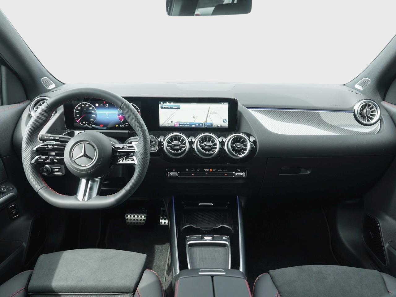 Mercedes-Benz GLA 200 AMG Distronic Memory AHK Burmester