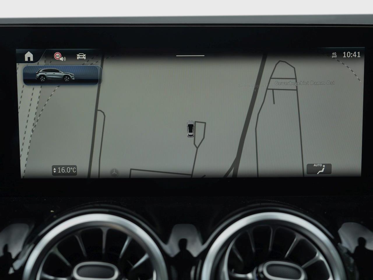 Mercedes-Benz GLA 200 AMG Distronic Memory AHK Burmester