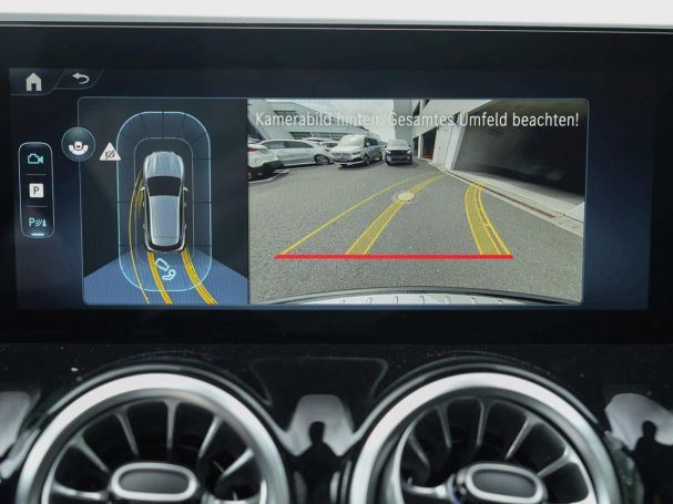 Mercedes-Benz GLA 200 AMG Distronic Memory AHK Burmester