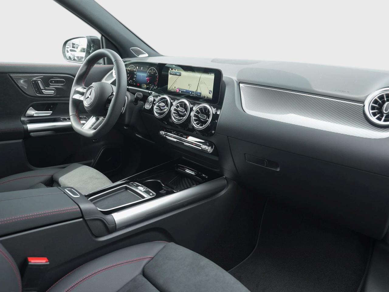 Mercedes-Benz GLA 200 AMG Distronic Memory AHK Burmester