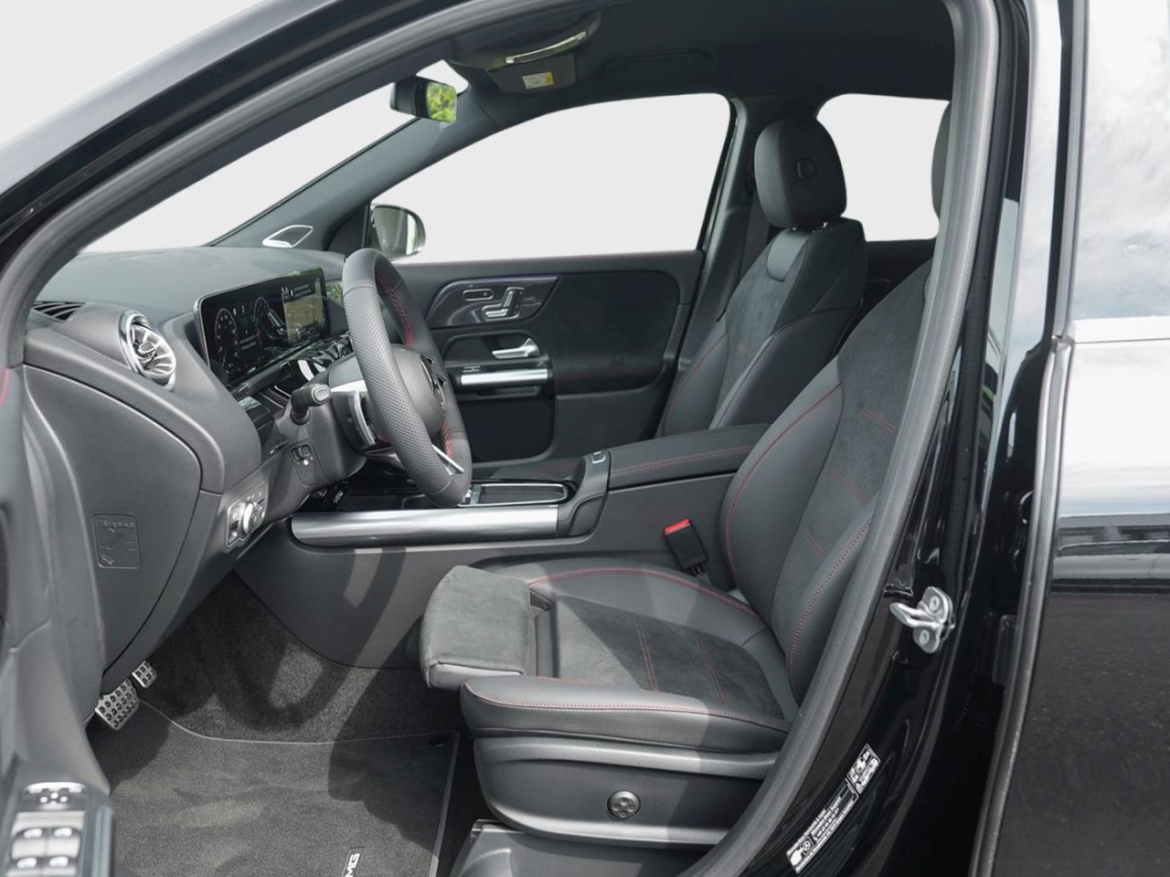 Mercedes-Benz GLA 200 AMG Distronic Memory AHK Burmester