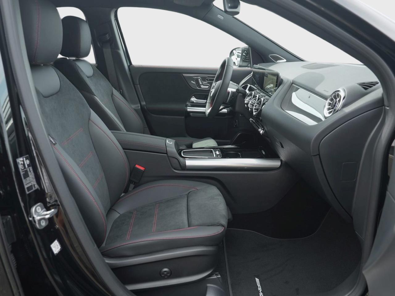 Mercedes-Benz GLA 200 AMG Distronic Memory AHK Burmester