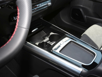 Mercedes-Benz GLA 200 AMG Distronic Kamera Totwinkel AHK