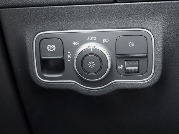 Mercedes-Benz GLA 200 MBUX Navi Kamera AHK SpurhalteP