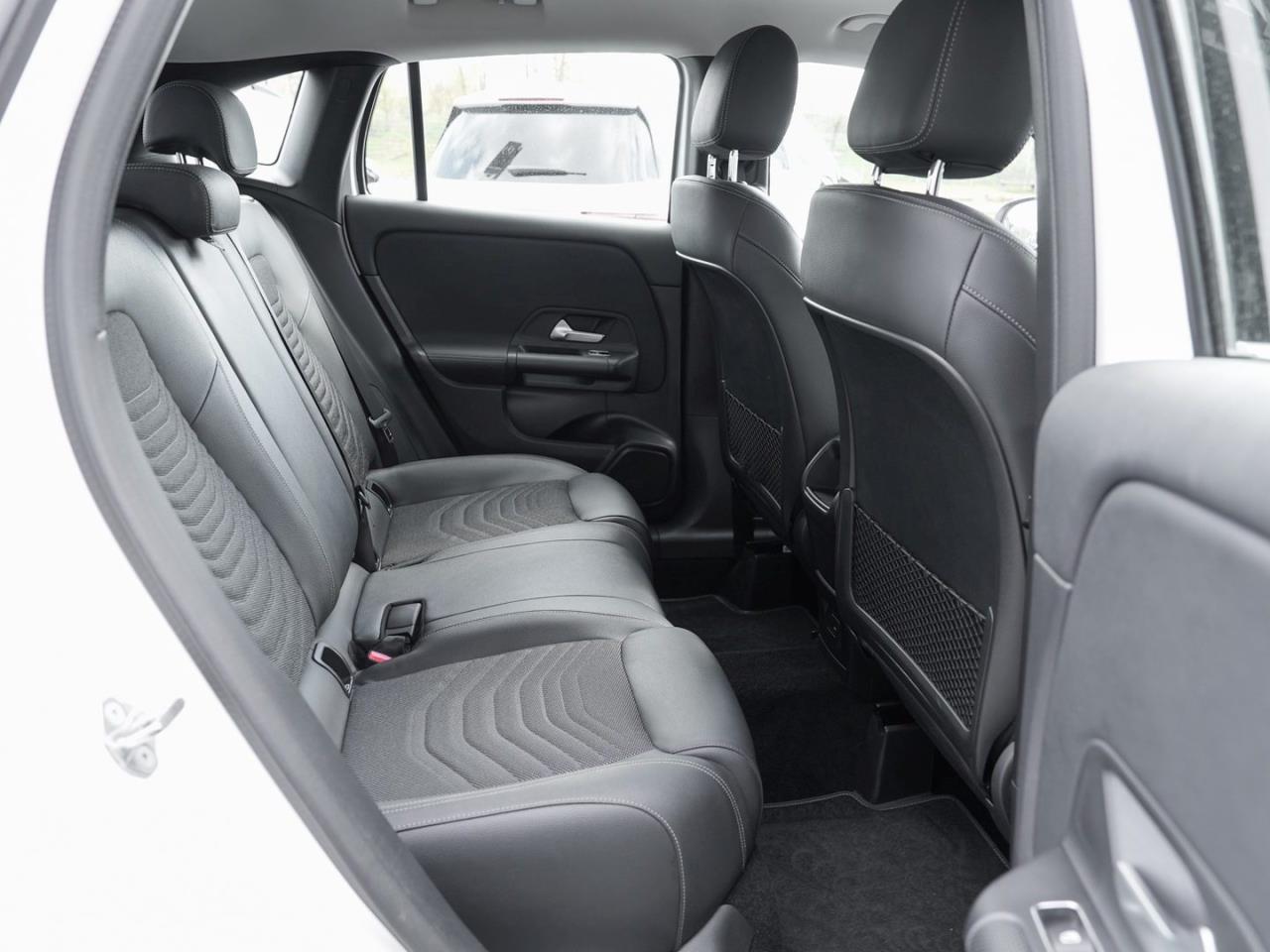 Mercedes-Benz GLA 200 MBUX Navi Kamera AHK SpurhalteP