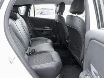 Mercedes-Benz GLA 200 MBUX Navi Kamera AHK SpurhalteP