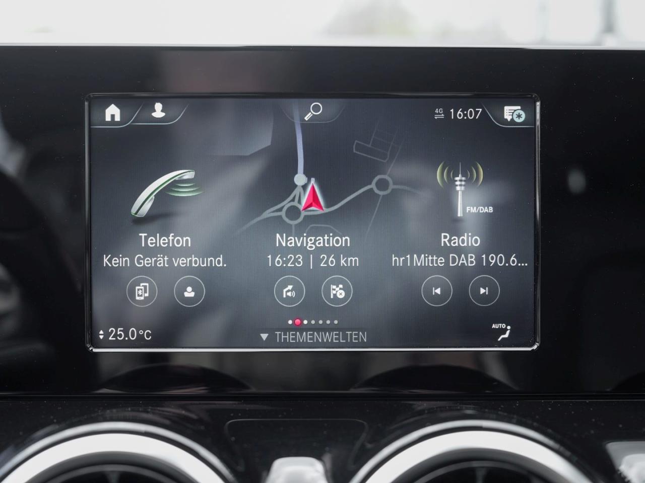 Mercedes-Benz GLA 200 MBUX Navi Kamera AHK SpurhalteP