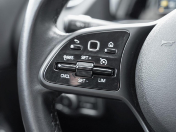 Mercedes-Benz GLA 200 MBUX Navi Kamera AHK SpurhalteP