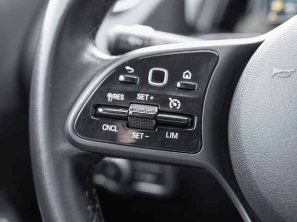 Mercedes-Benz GLA 200 MBUX Navi Kamera AHK SpurhalteP