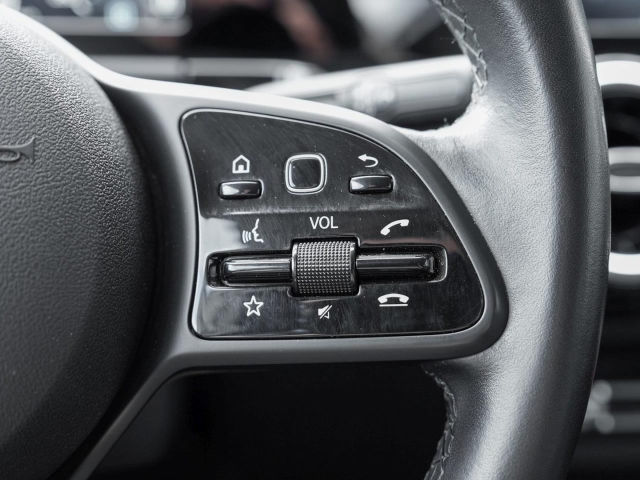 Mercedes-Benz GLA 200 MBUX Navi Kamera AHK SpurhalteP