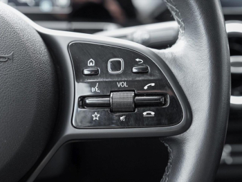 Mercedes-Benz GLA 200 MBUX Navi Kamera AHK SpurhalteP