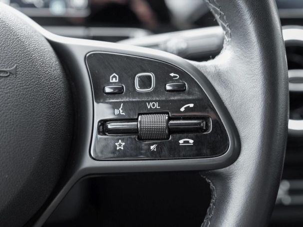 Mercedes-Benz GLA 200 MBUX Navi Kamera AHK SpurhalteP