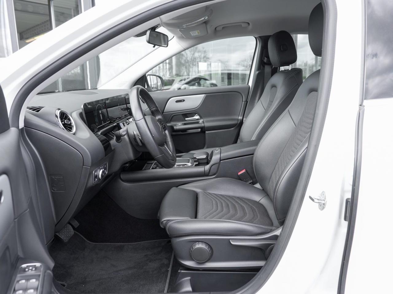 Mercedes-Benz GLA 200 MBUX Navi Kamera AHK SpurhalteP