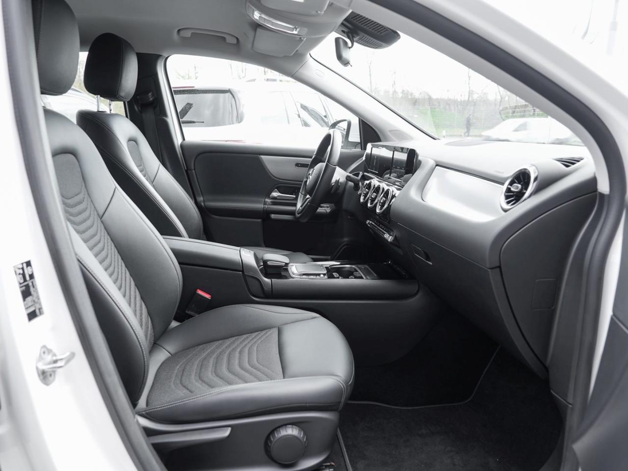 Mercedes-Benz GLA 200 MBUX Navi Kamera AHK SpurhalteP