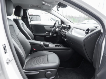 Mercedes-Benz GLA 200 MBUX Navi Kamera AHK SpurhalteP