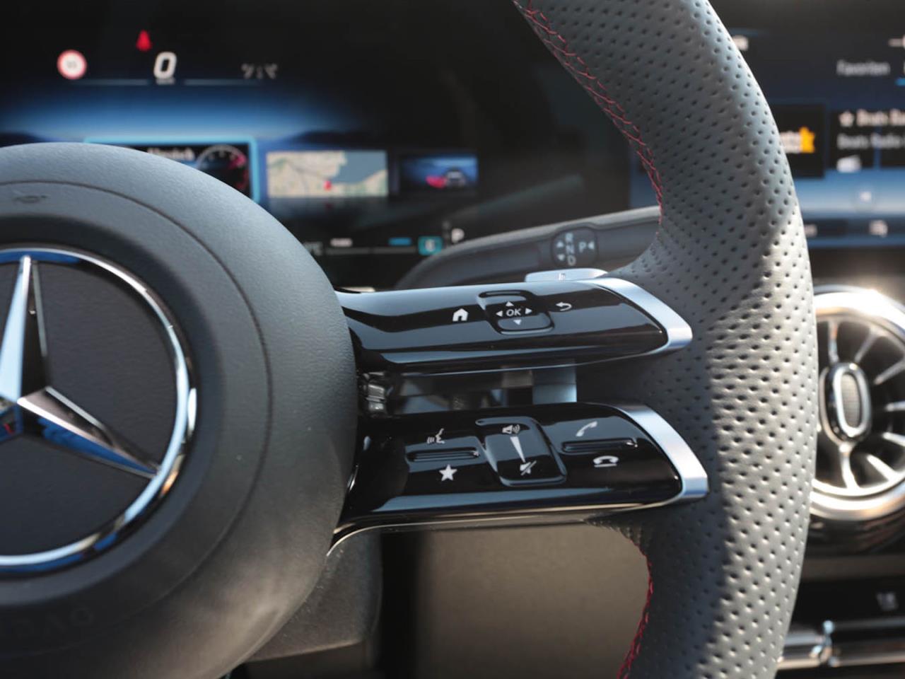 Mercedes-Benz GLA 200 AMG MBUX Navi-Prem. Kamera Easy-P AHK