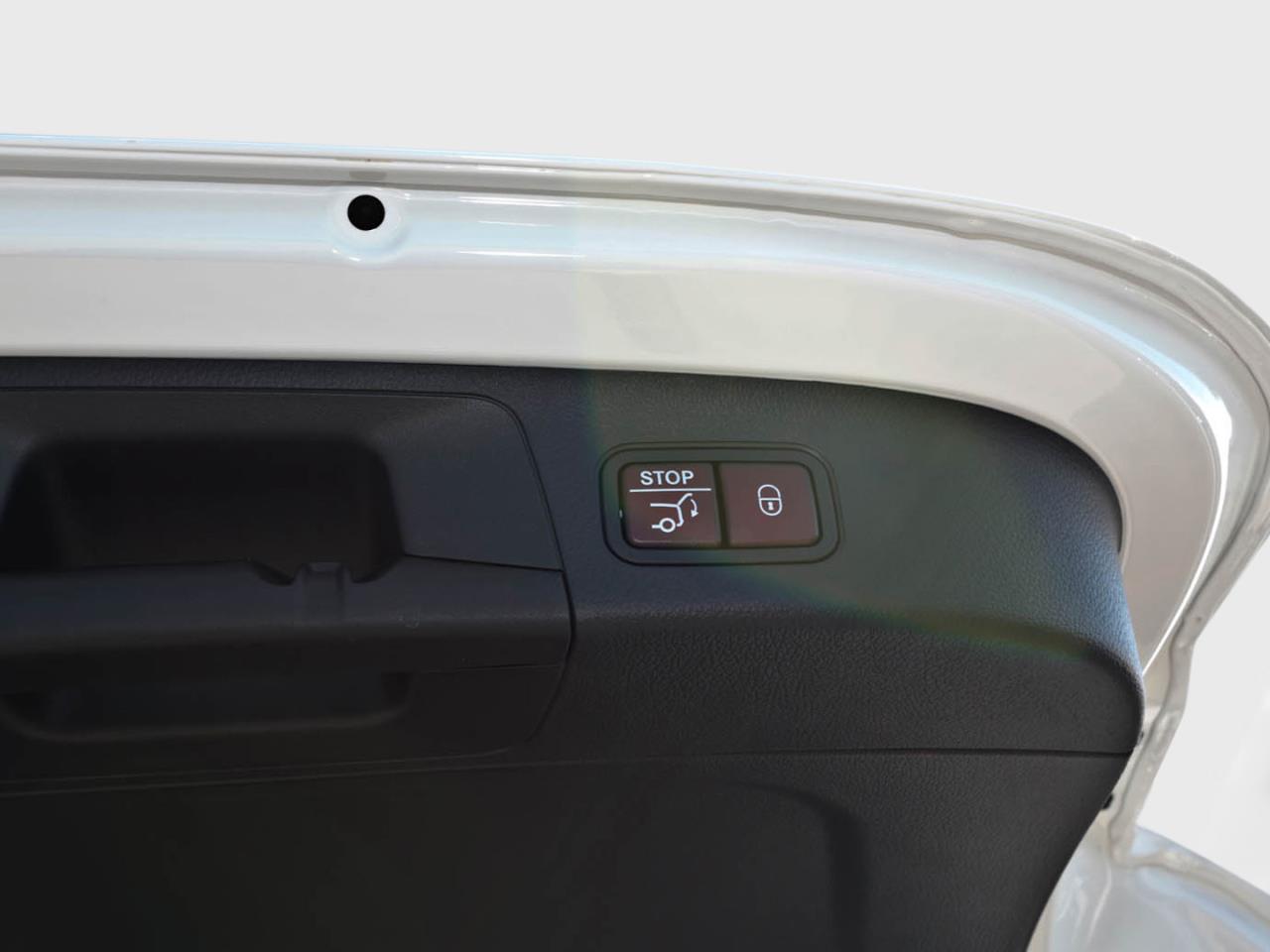 Mercedes-Benz GLA 200 AMG MBUX Navi-Prem. Kamera Easy-P AHK