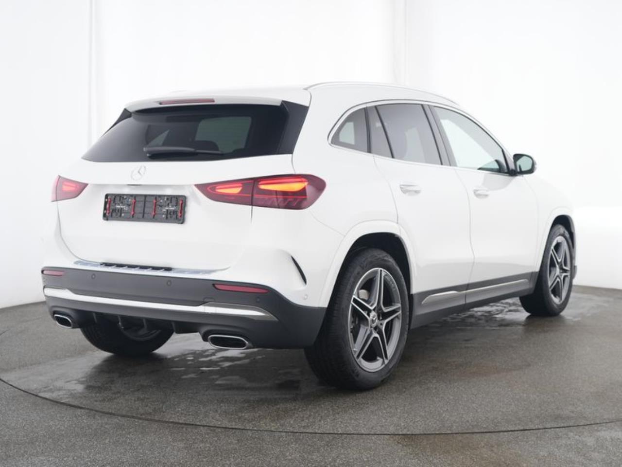 Mercedes-Benz GLA 200 AMG MBUXNavi-Prem. Panorama Kamera EasyP