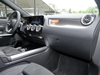 Mercedes-Benz GLA 220 4MATIC AMG Night Distronic 360° AHK