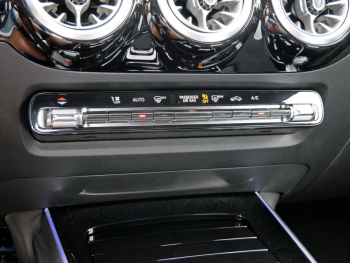 Mercedes-Benz GLA 220 4MATIC AMG Night Distronic 360° AHK