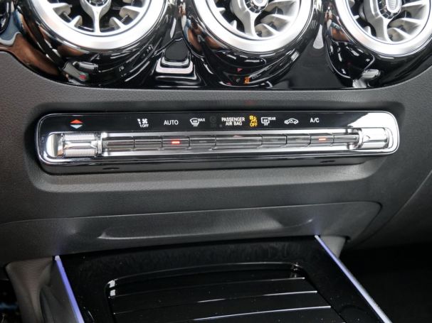 Mercedes-Benz GLA 220 4MATIC AMG Night Distronic 360° AHK