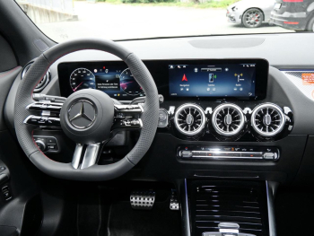 Mercedes-Benz GLA 220 4MATIC AMG Night Distronic 360° AHK