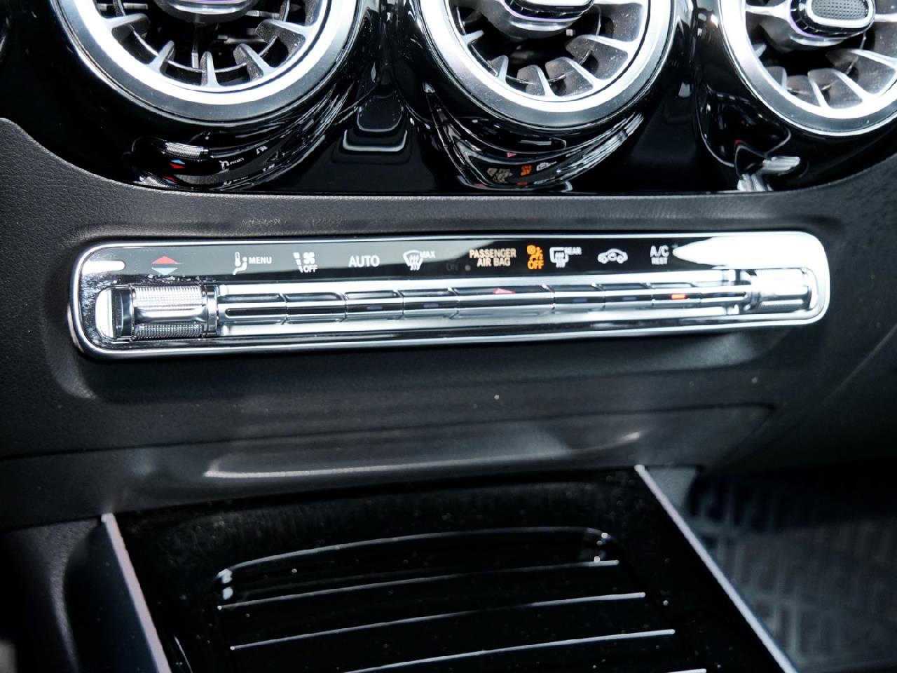 Mercedes-Benz GLA 220 d 4M Progressive Night Panorama AHK 360°