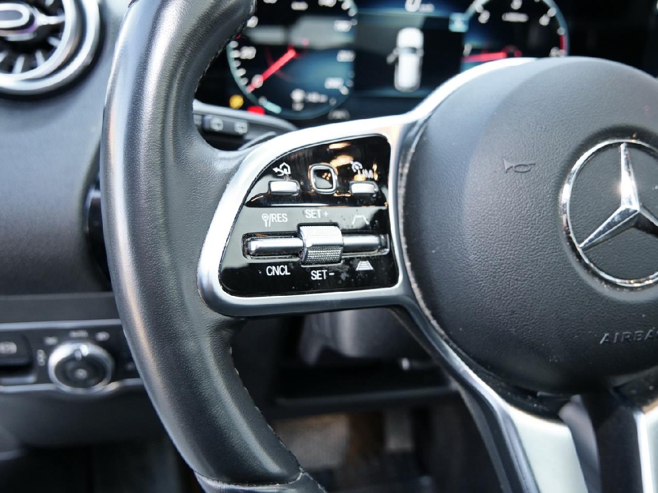 Mercedes-Benz GLA 220 d 4M Progressive Night Panorama AHK 360°