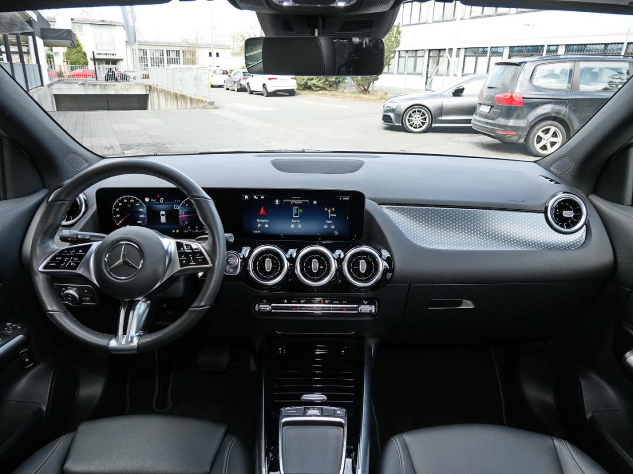 Mercedes-Benz GLA 220 d 4M Progressive Navi AHK Kamera EasyP