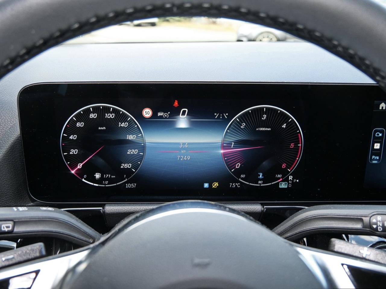 Mercedes-Benz GLA 220 d 4M Progressive Navi AHK Kamera EasyP