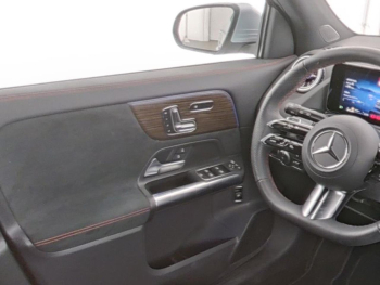 Mercedes-Benz GLA 220 d 4M AMG Distronic MBUXNavi 360° Panorama