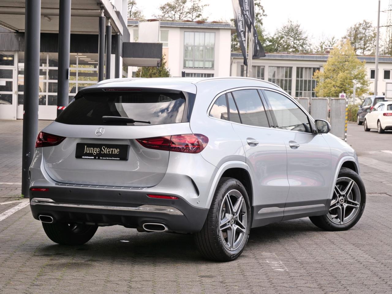 Mercedes-Benz GLA 220 d 4M AMG Distronic MBUXNavi 360° Panorama