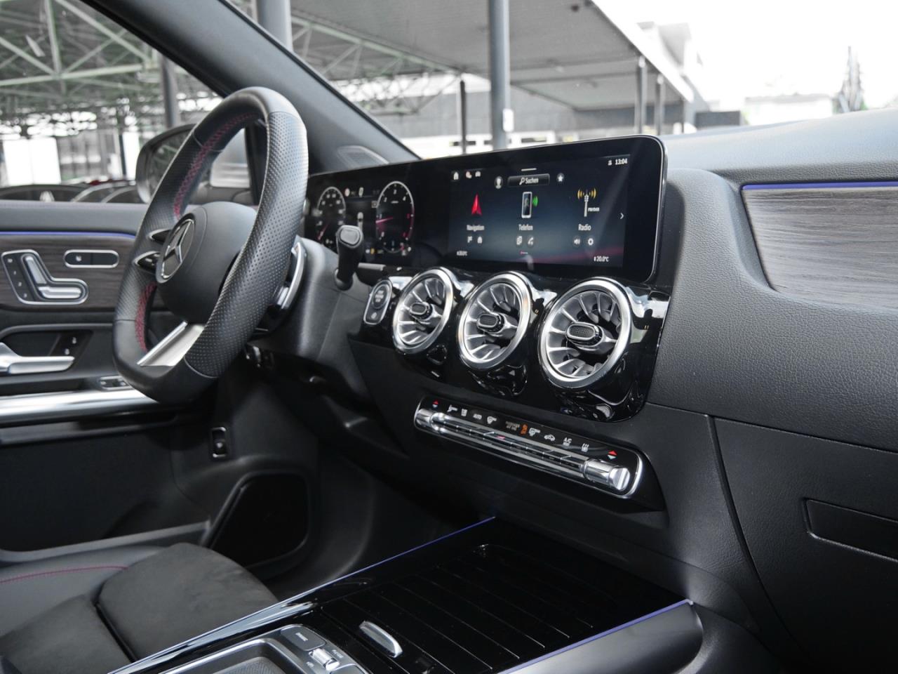 Mercedes-Benz GLA 220 d 4M AMG Distronic MBUXNavi 360° Panorama