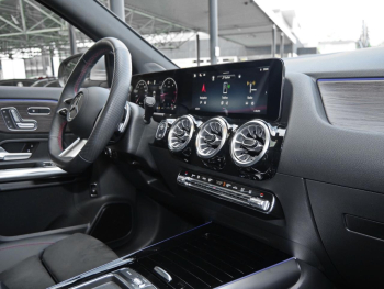 Mercedes-Benz GLA 220 d 4M AMG Distronic MBUXNavi 360° Panorama