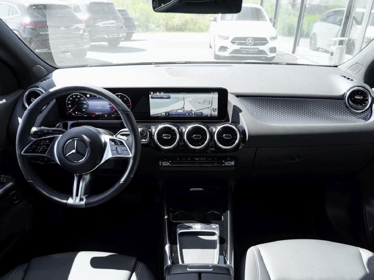 Mercedes-Benz GLA 220 d 4M Progressive Kamera Easy-Pack AHK