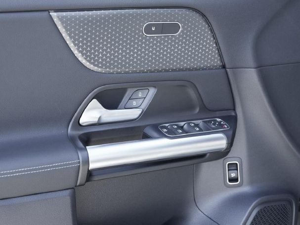 Mercedes-Benz GLA 220 d 4M Progressive Kamera Easy-Pack AHK