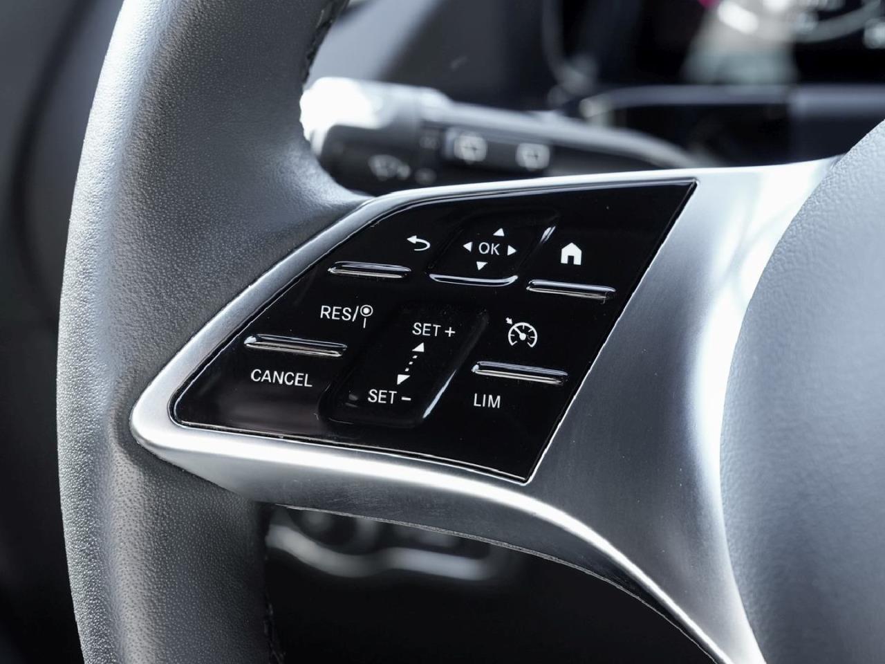 Mercedes-Benz GLA 220 d 4M Progressive Kamera Easy-Pack AHK