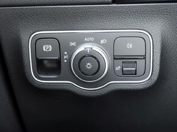 Mercedes-Benz GLA 220 d 4M Progressive Kamera Easy-Pack AHK