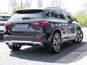 Mercedes-Benz GLA 220 d 4M Progressive Kamera Easy-Pack AHK